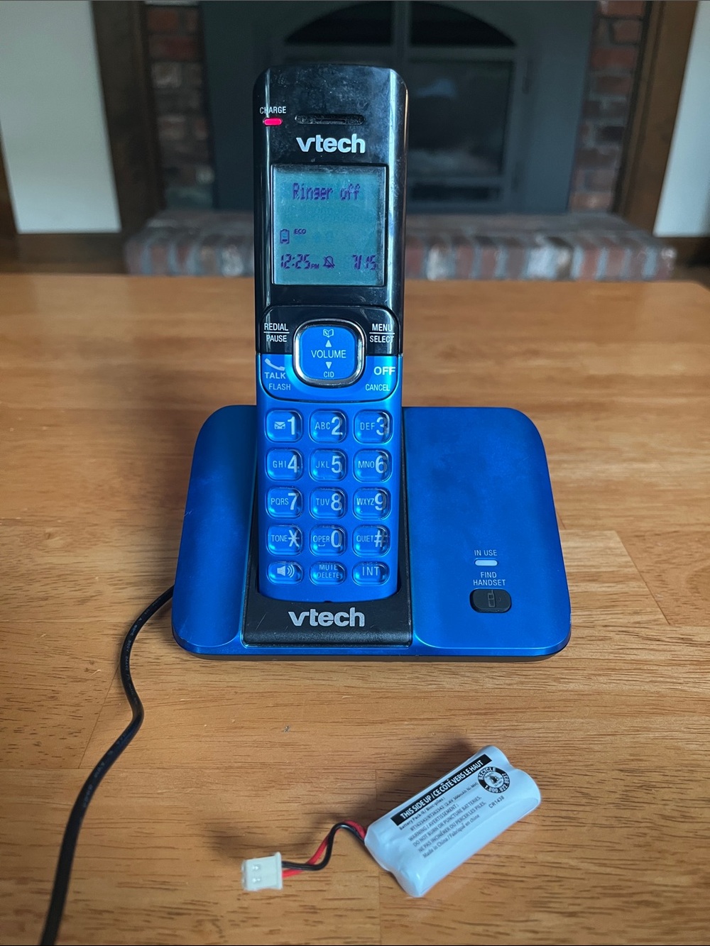 VTECH CS6519-15 landline phone w/ back up battery in Electric Blue